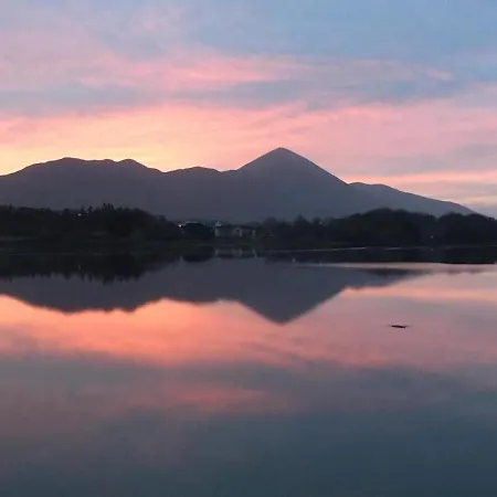 Surveyors House Apt, Westport, Lovely 2 Bed 2 Bath شقة