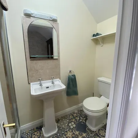 Surveyors House Apt, Westport, Lovely 2 Bed 2 Bath *