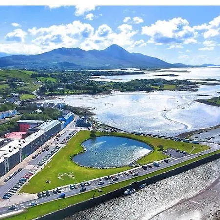 Surveyors House Apt, Westport, Lovely 2 Bed 2 Bath شقة