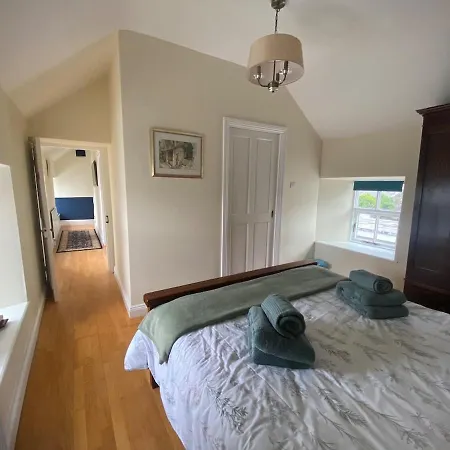 Surveyors House Apt, Westport, Lovely 2 Bed 2 Bath Apartman *