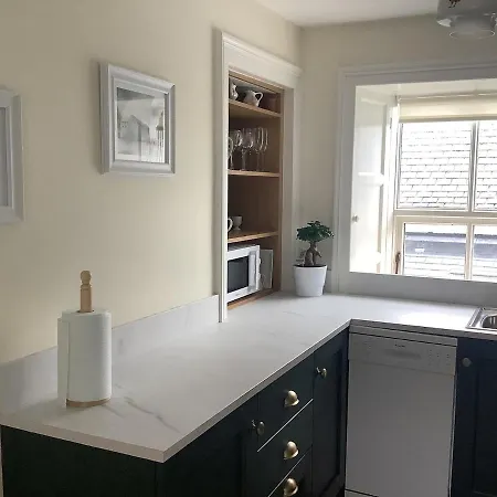 Surveyors House Apt, Westport, Lovely 2 Bed 2 Bath Apartment