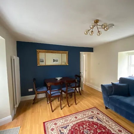 Surveyors House Apt, Westport, Lovely 2 Bed 2 Bath *