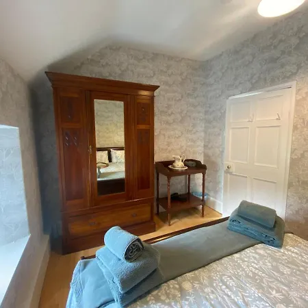 Surveyors House Apt, Westport, Lovely 2 Bed 2 Bath