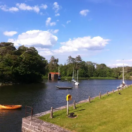 Surveyors House Apt, Westport, Lovely 2 Bed 2 Bath Apartment