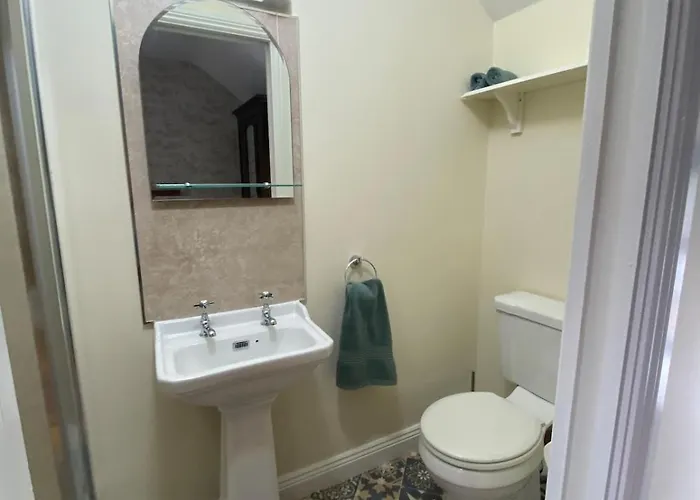 Surveyors House Apt, Westport, Lovely 2 Bed 2 Bath *