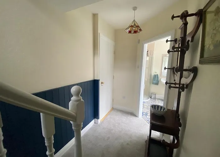 Surveyors House Apt, Westport, Lovely 2 Bed 2 Bath *