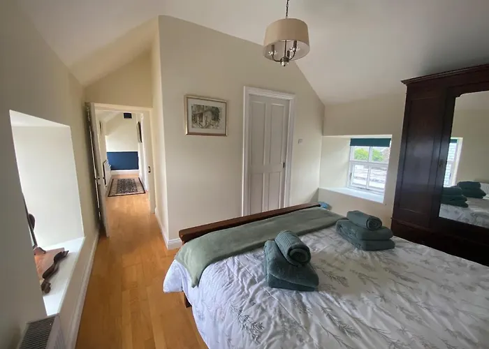 Surveyors House Apt, Westport, Lovely 2 Bed 2 Bath Lejlighed *