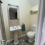 Surveyors House Apt, Westport, Lovely 2 Bed 2 Bath *