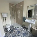 Surveyors House Apt, Westport, Lovely 2 Bed 2 Bath