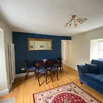 Surveyors House Apt, Westport, Lovely 2 Bed 2 Bath *