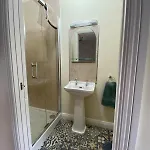 Surveyors House Apt, Westport, Lovely 2 Bed 2 Bath