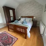Surveyors House Apt, Westport, Lovely 2 Bed 2 Bath شقة ويستبورت