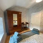Surveyors House Apt, Westport, Lovely 2 Bed 2 Bath