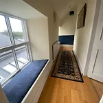 شقة Surveyors House Apt, Westport, Lovely 2 Bed 2 Bath *